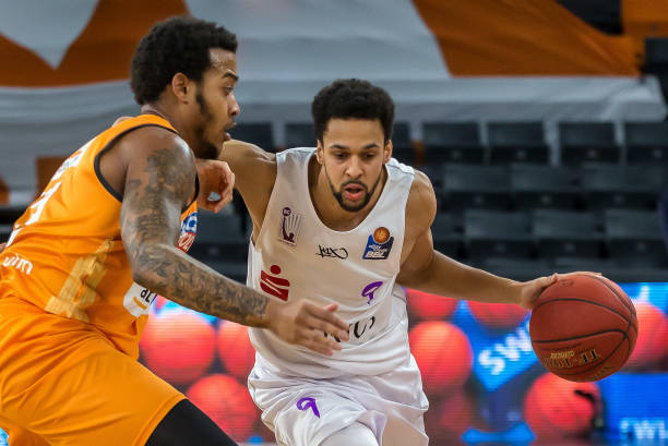 又一力证 又一力证